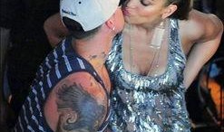 亲昵 在线观看,亲昵在线观看，浪漫情感尽收眼底